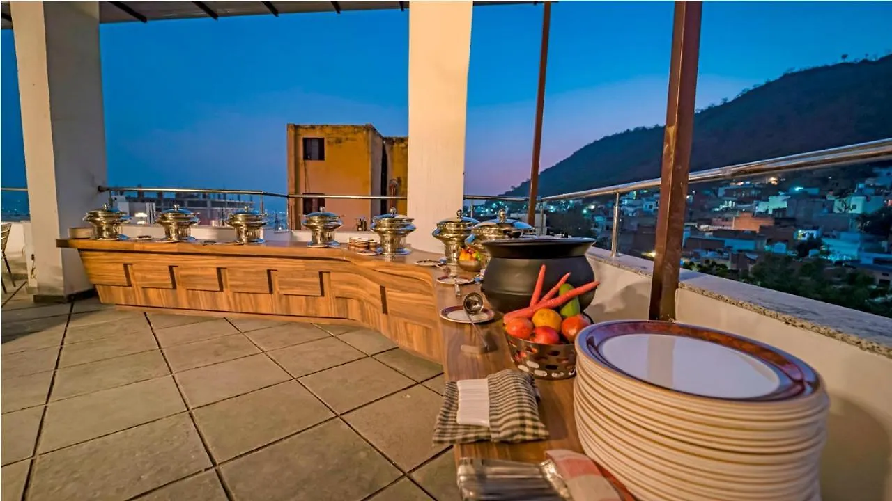 Hotel Wonder Cliff Удайпур 3*,